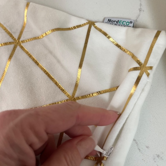 NEW Modern Gold trim Throw Pillow cover, NEW pillow case gold accent - Picture 5 of 7